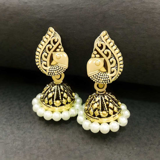 Exquisite Pearls Earring