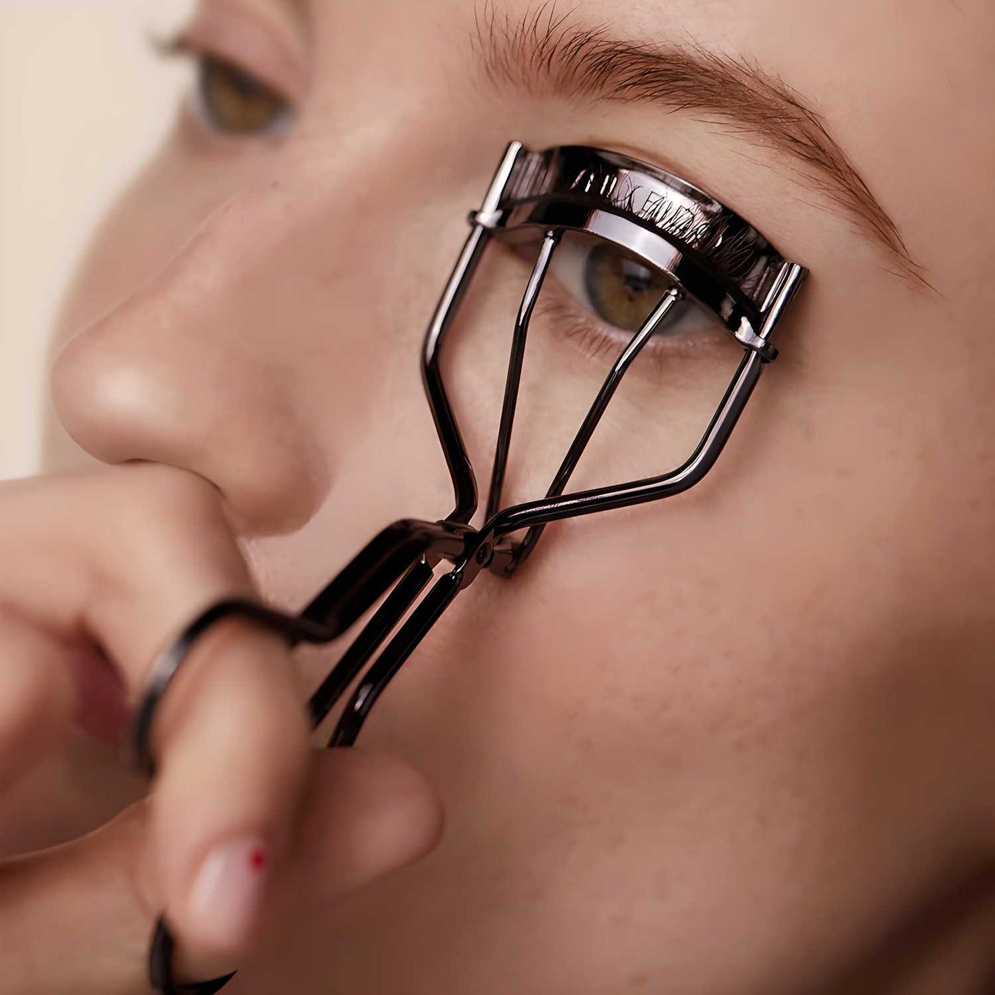 Vega Eye Lash Curler