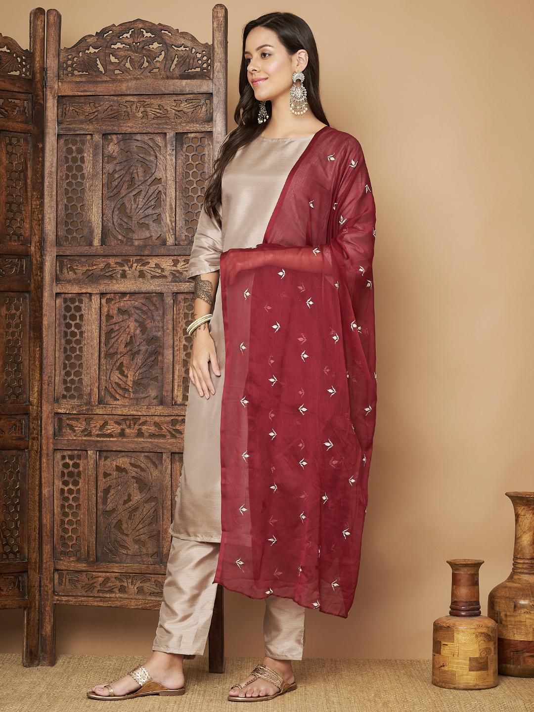 Women Solid Kurta Pant With Embroidered Dupatta